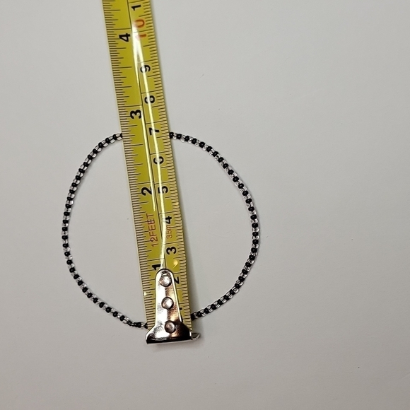 Black and clear beaded bracelet. - Picture 3 of 3